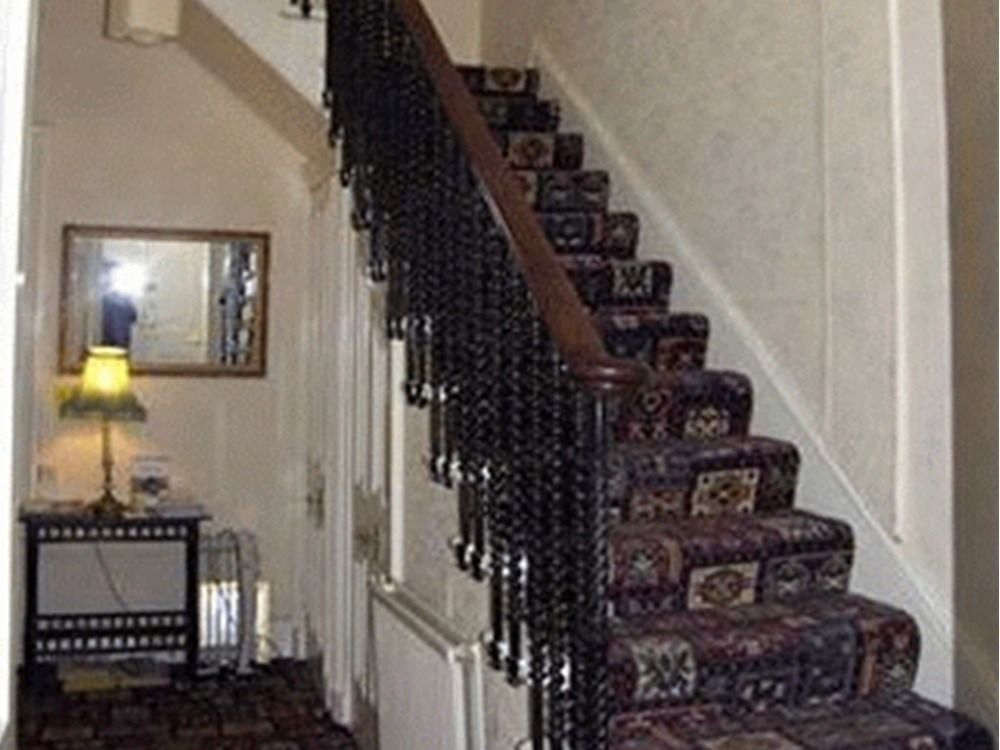 Regis Guest House Эдинбург Экстерьер фото